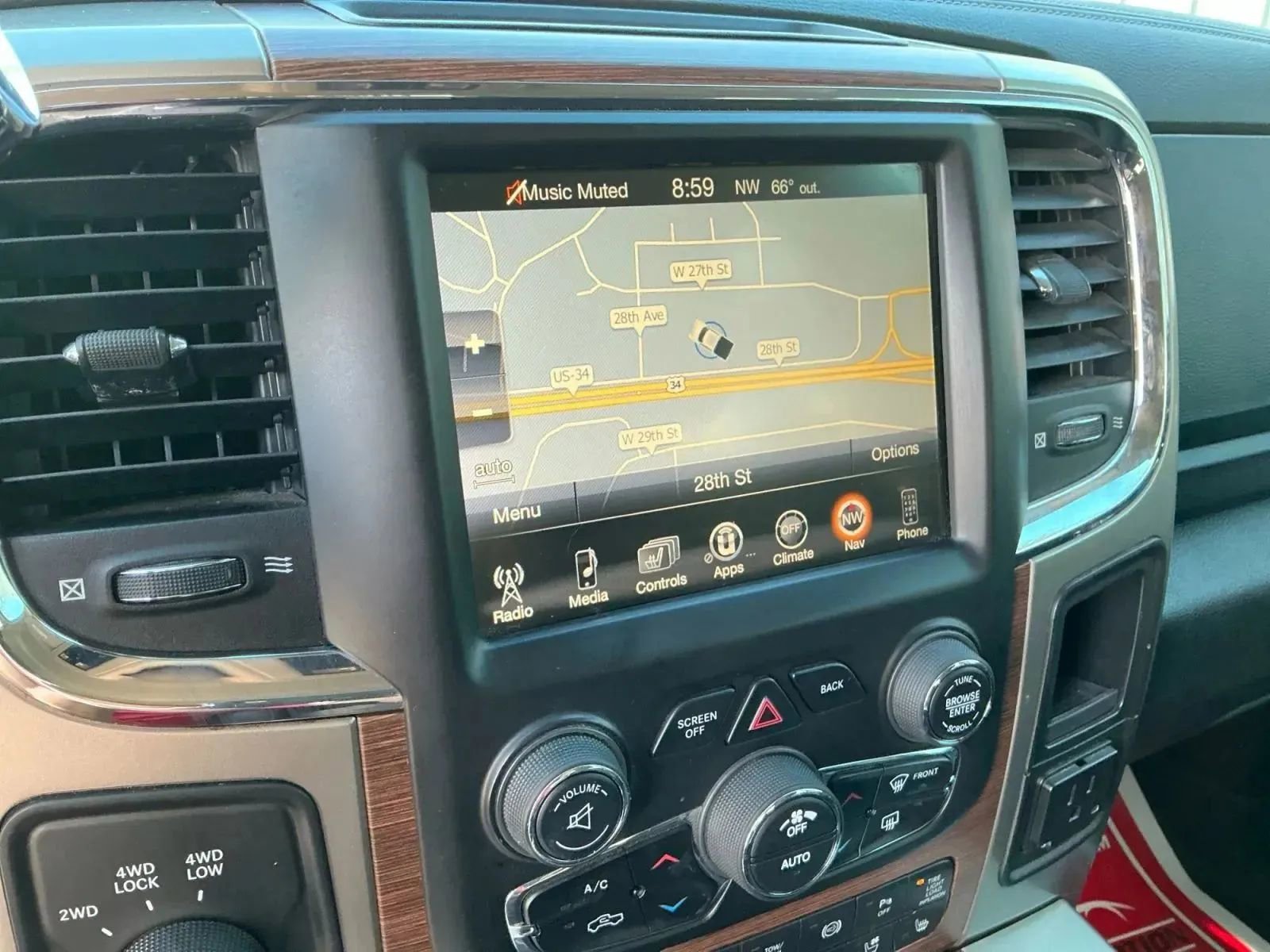 Used 2013 RAM 2500 Laramie image 29