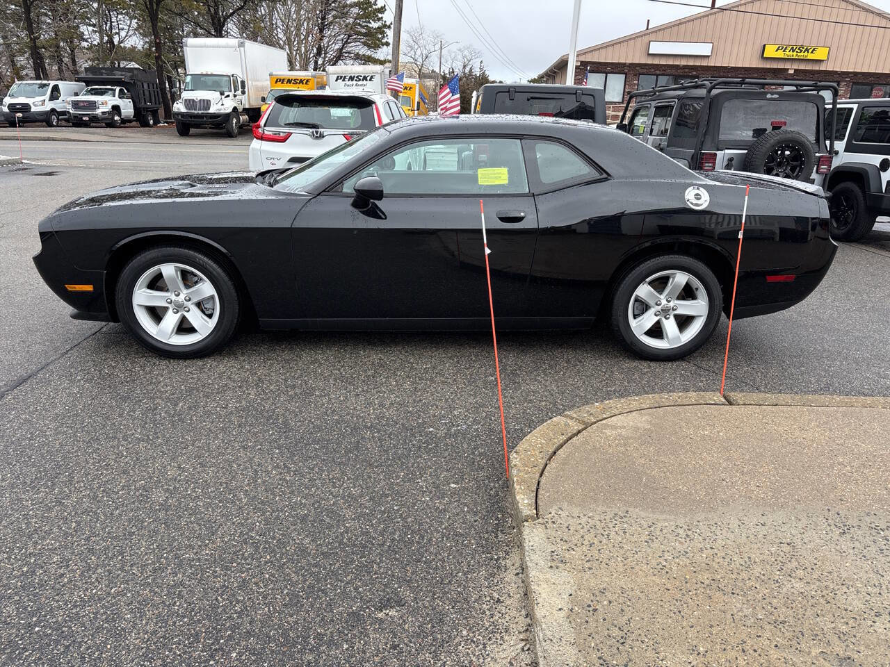 Used 2014 Dodge Challenger R/T image 8