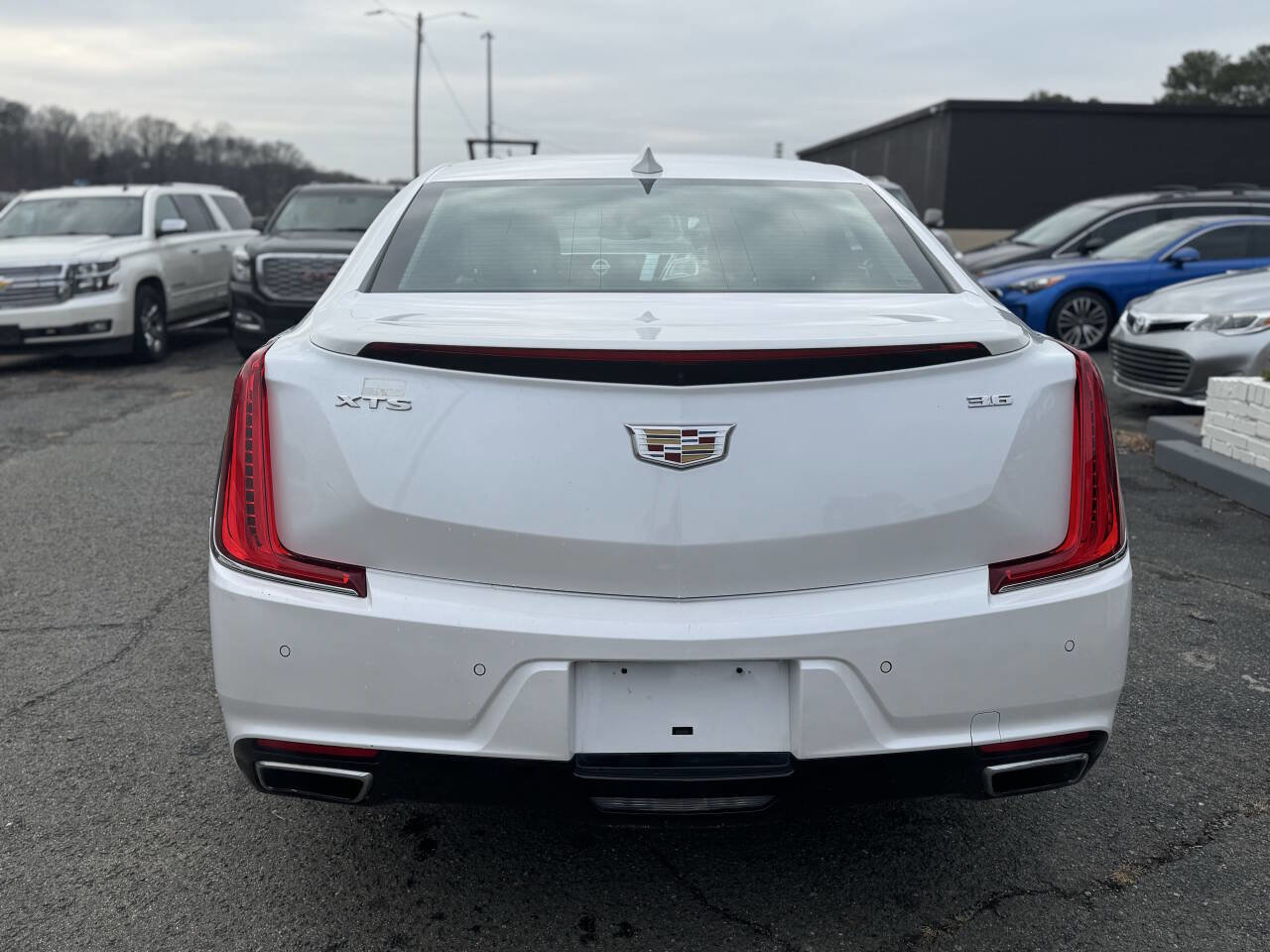 Used 2018 Cadillac XTS Luxury image 5