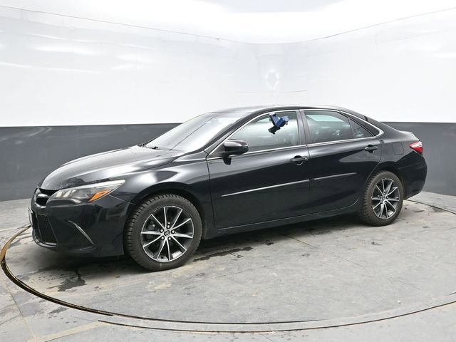 Used 2015 Toyota Camry XSE image 3