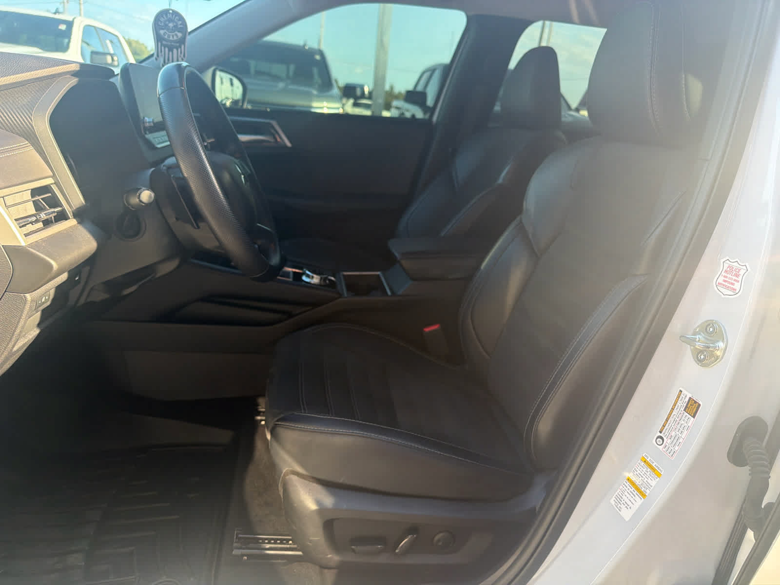 Used 2024 Mitsubishi Outlander SE AWD/4WD image 14