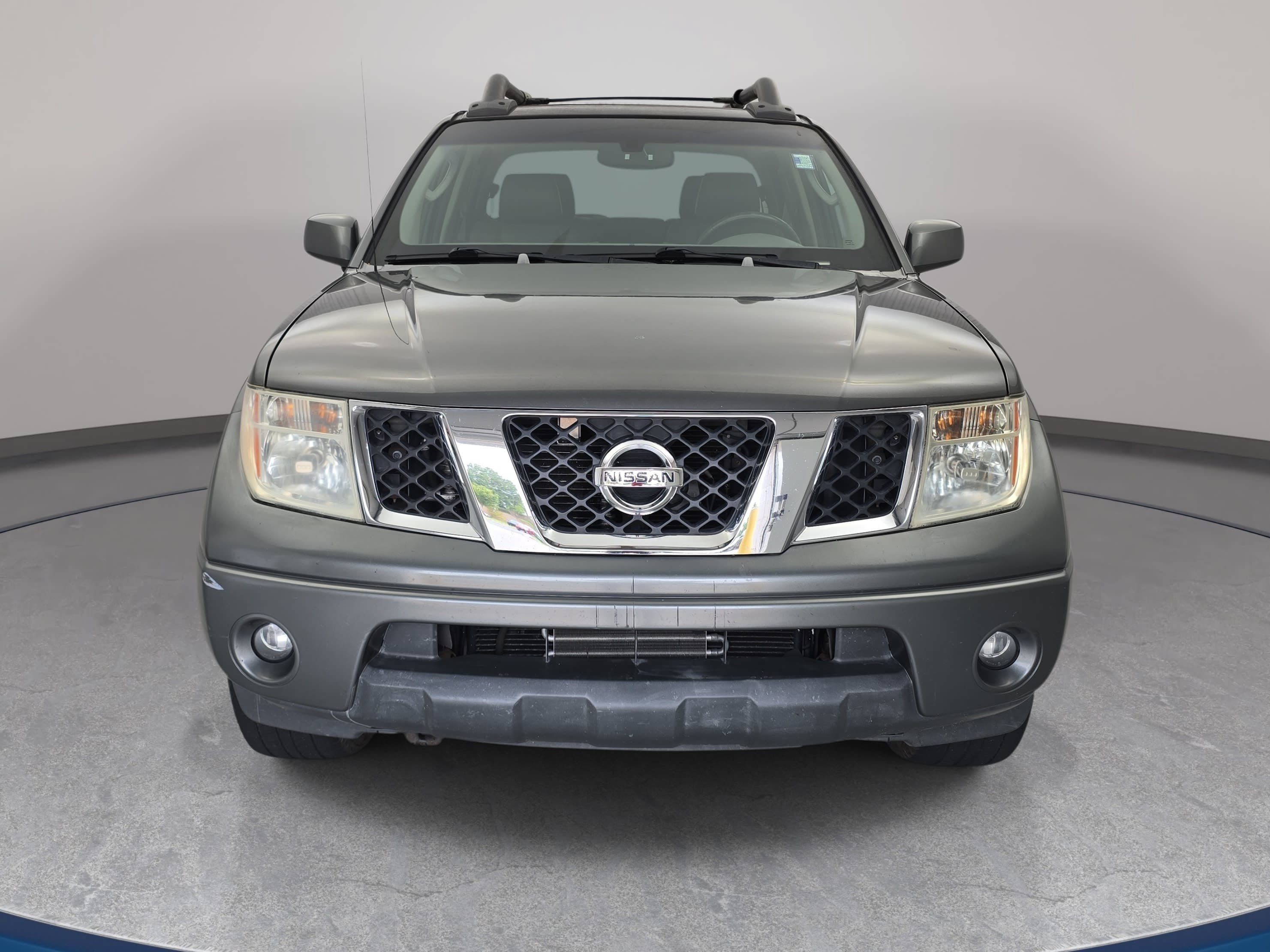 Used 2005 Nissan Frontier LE w/ (X01) Leather Pkg RWD image 2