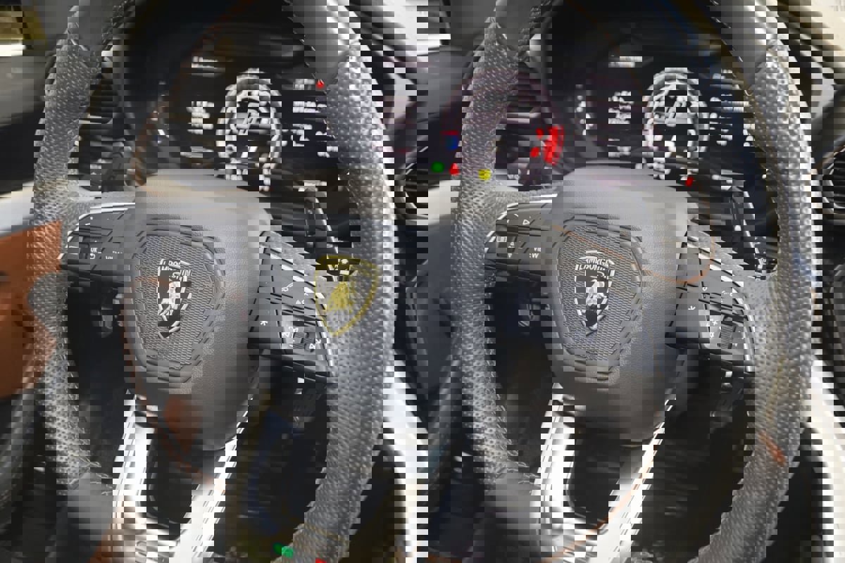 Used 2019 Lamborghini Urus image 66