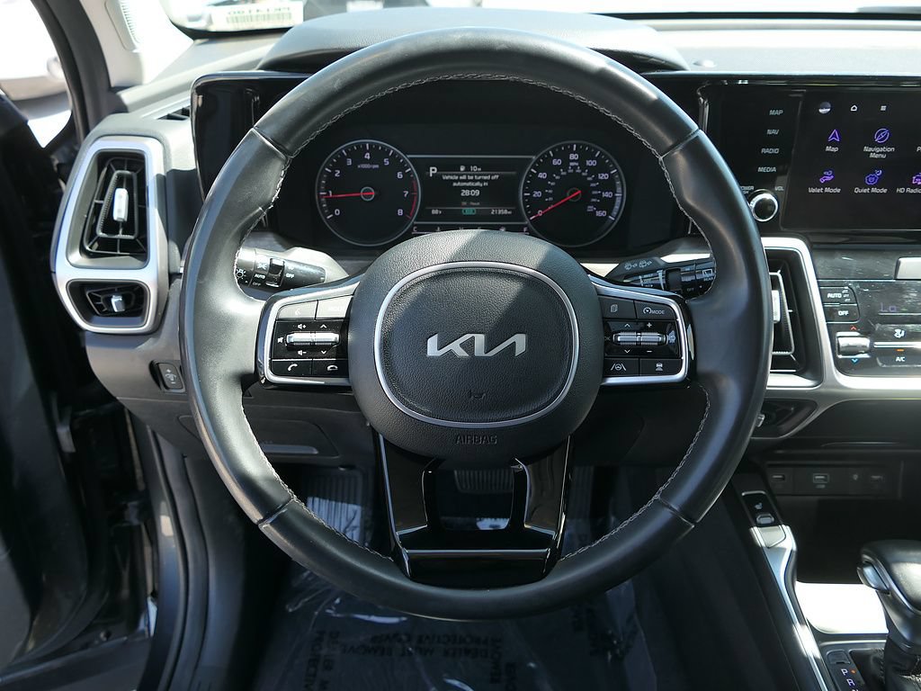 Used 2023 Kia Sorento EX w/ Panoramic Sunroof Package FWD image 18