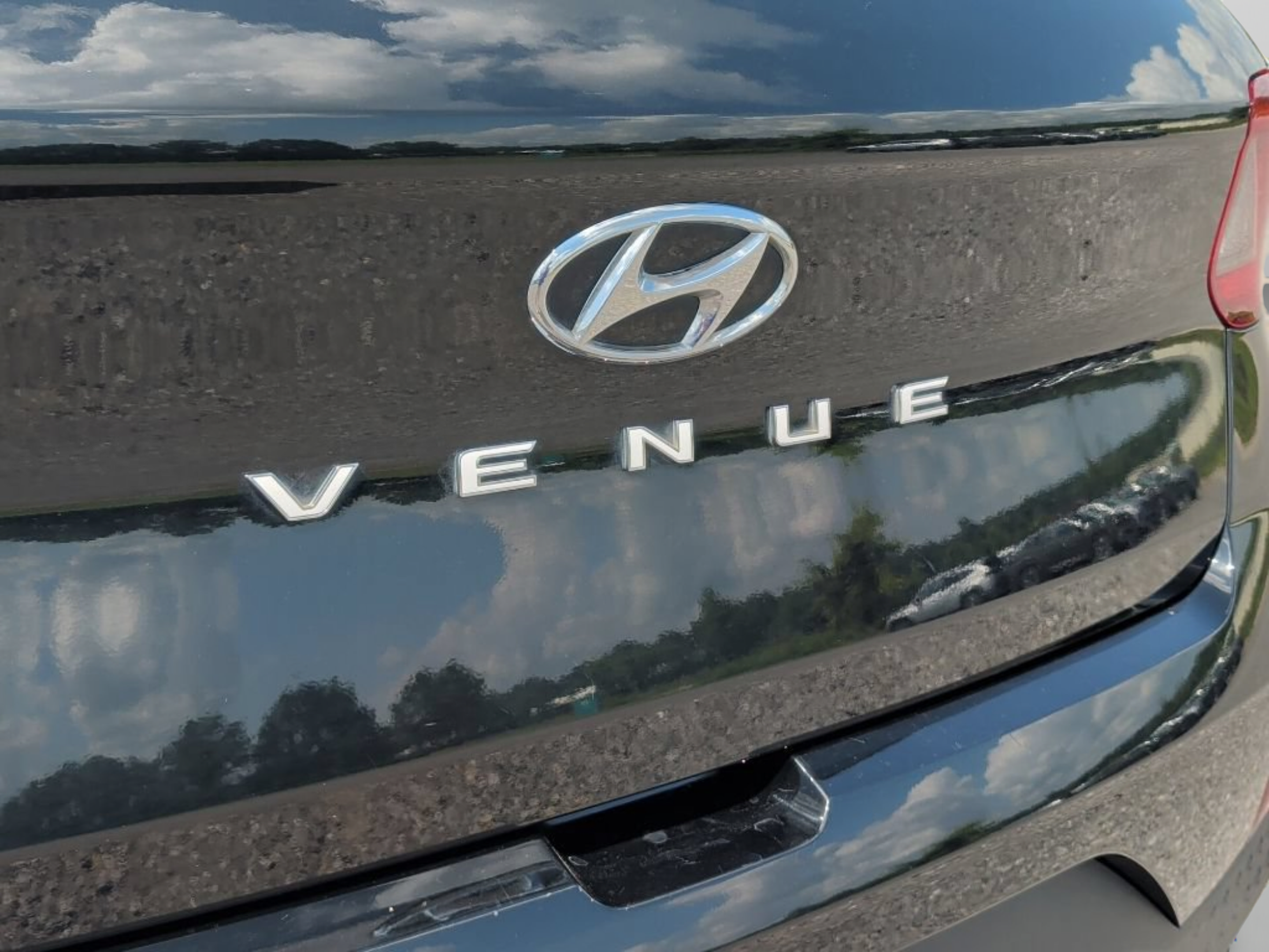 Used 2021 Hyundai Venue SEL FWD image 44
