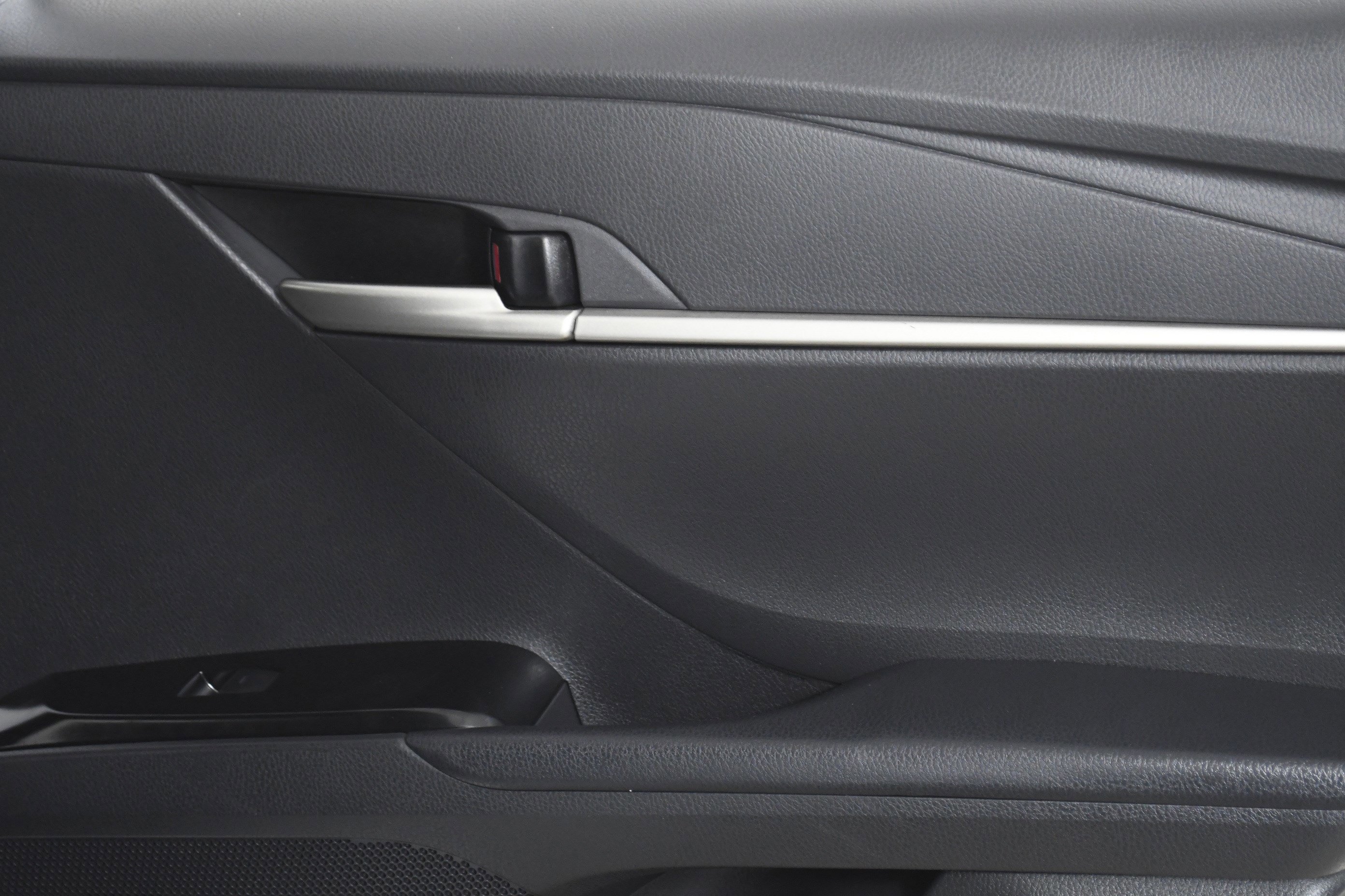 Used 2025 Toyota Camry LE image 25