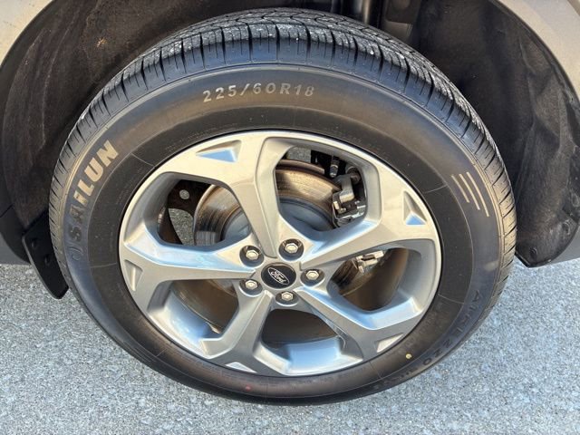 Used 2025 Ford Escape ST-Line AWD/4WD image 12