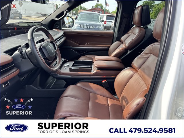 Used 2025 Lincoln Navigator Reserve AWD/4WD image 17