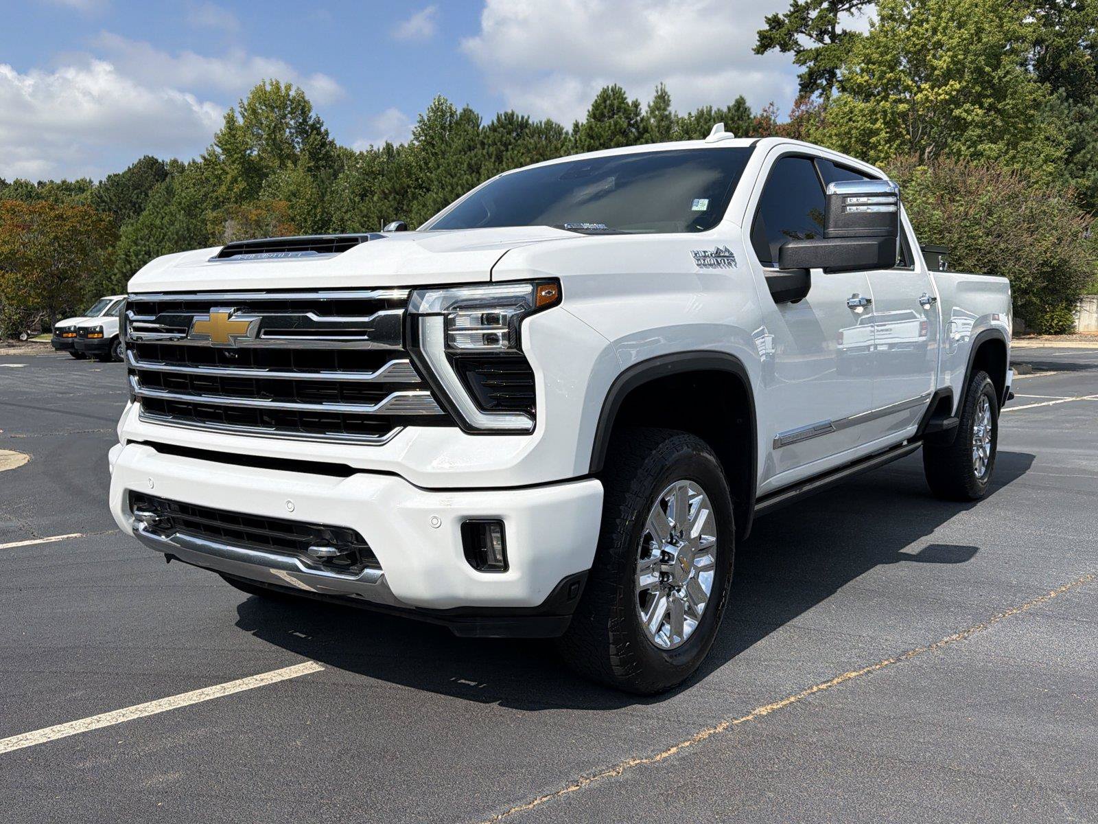 Certified 2024 Chevrolet Silverado 2500 High Country w/ LPO, Dark Essentials Package AWD/4WD image 3