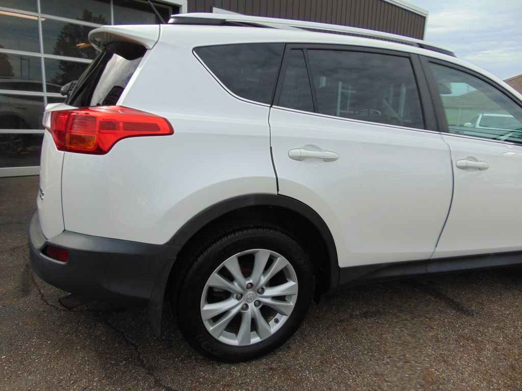 Used 2014 Toyota RAV4 Limited w/ Technology Package AWD/4WD image 14