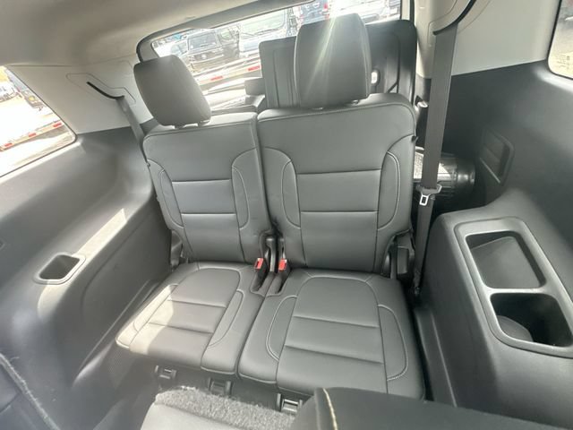 Used 2021 GMC Acadia SLT w/ Elevation Edition AWD/4WD image 26