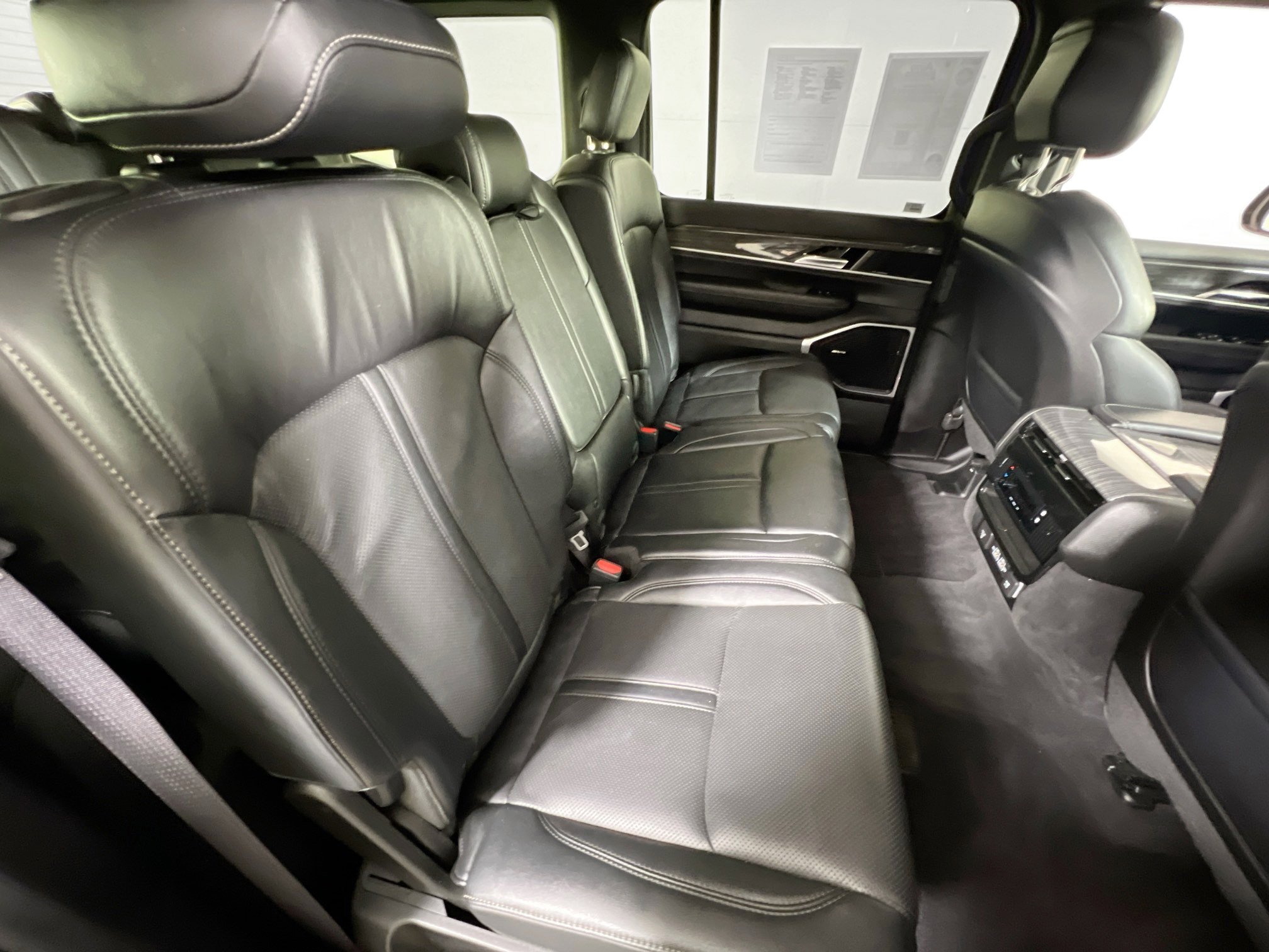 Used 2022 Jeep Wagoneer Series II image 24