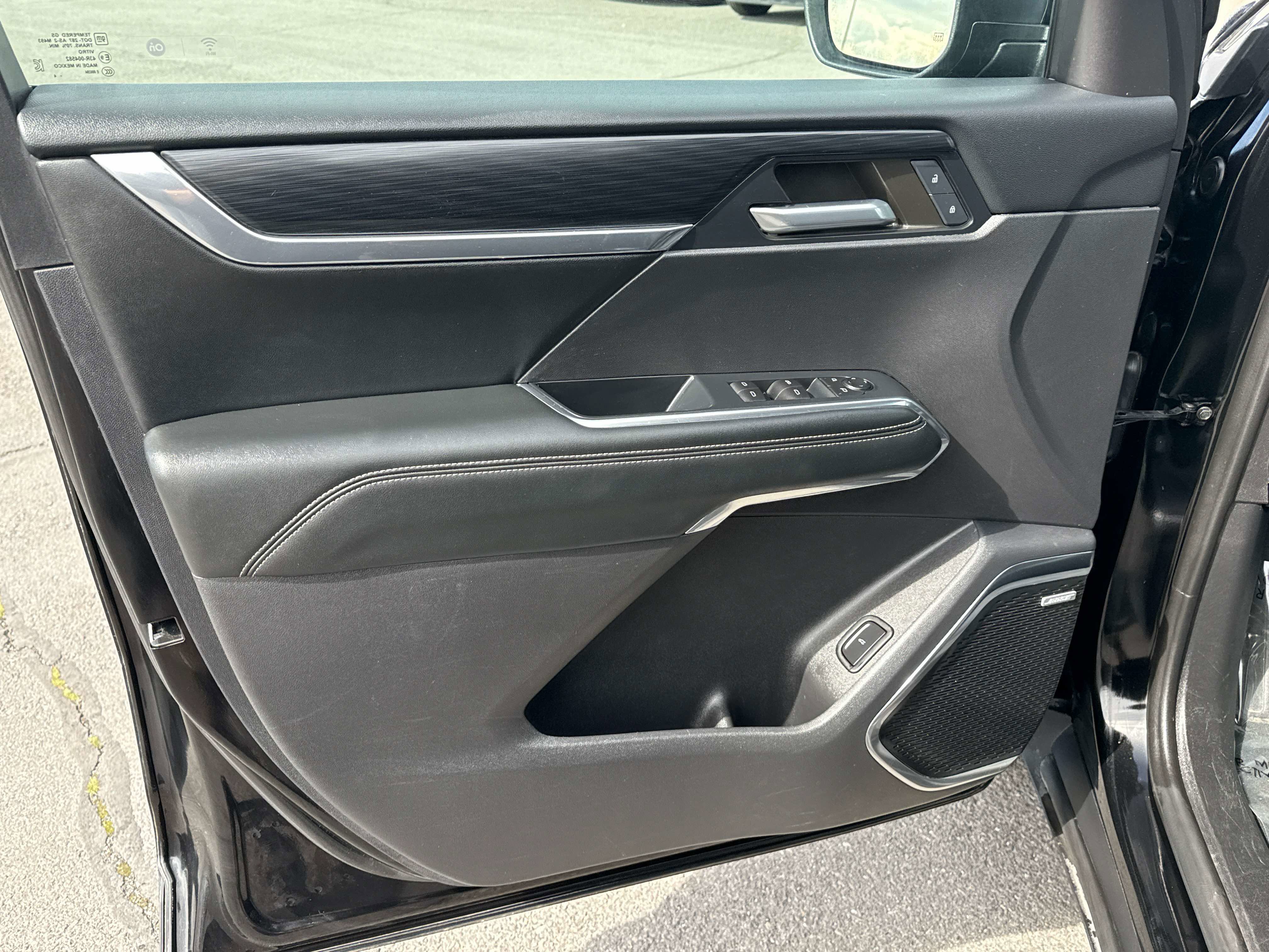 Used 2024 GMC Acadia Elevation image 11