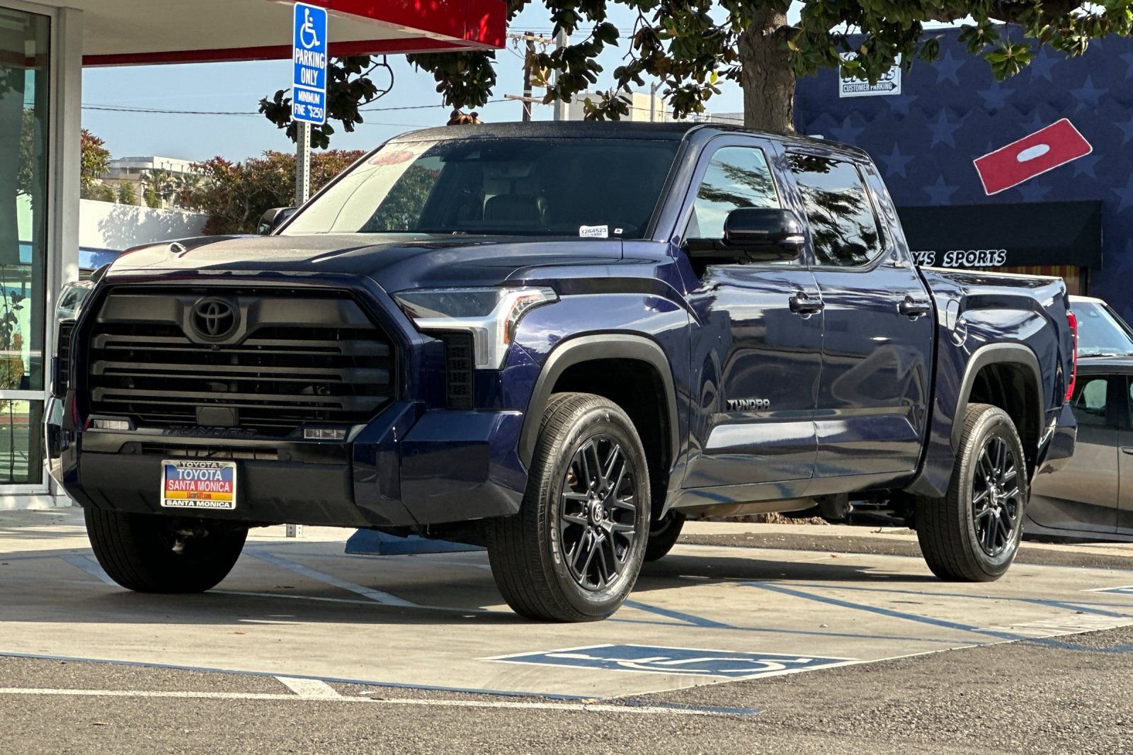Used 2025 Toyota Tundra Limited AWD/4WD image 8