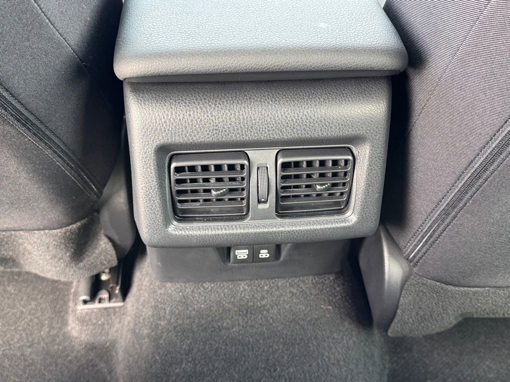 Used 2025 Toyota Camry LE w/ Convenience Package image 29