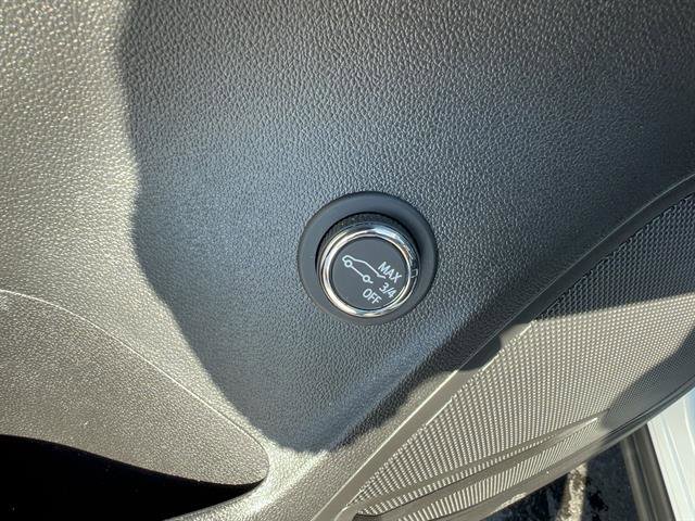 Used 2023 Buick Envision Preferred image 16