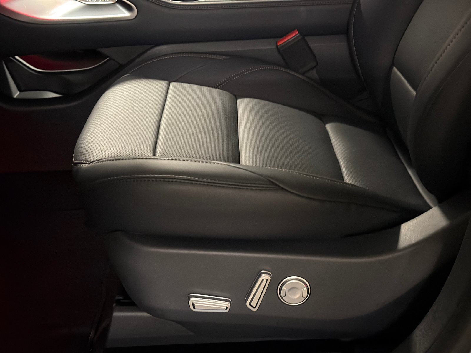 New 2026 Lincoln Nautilus Premier w/ Equipment Group 102A AWD/4WD image 17