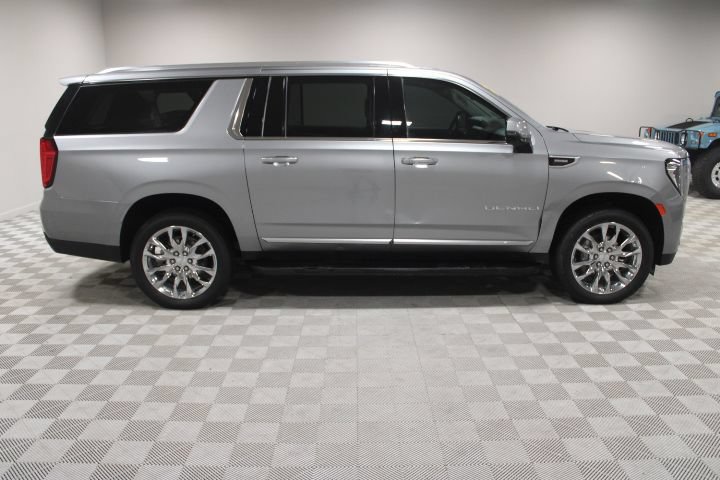 Used 2024 GMC Yukon XL Denali AWD/4WD image 13