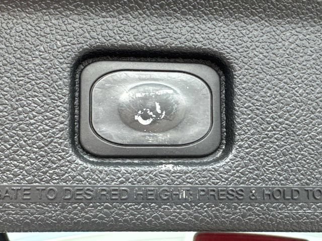 Used 2016 Ford Explorer XLT w/ Equipment Group 202A FWD image 14