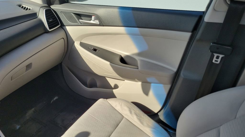 Used 2019 Hyundai Tucson SE image 16