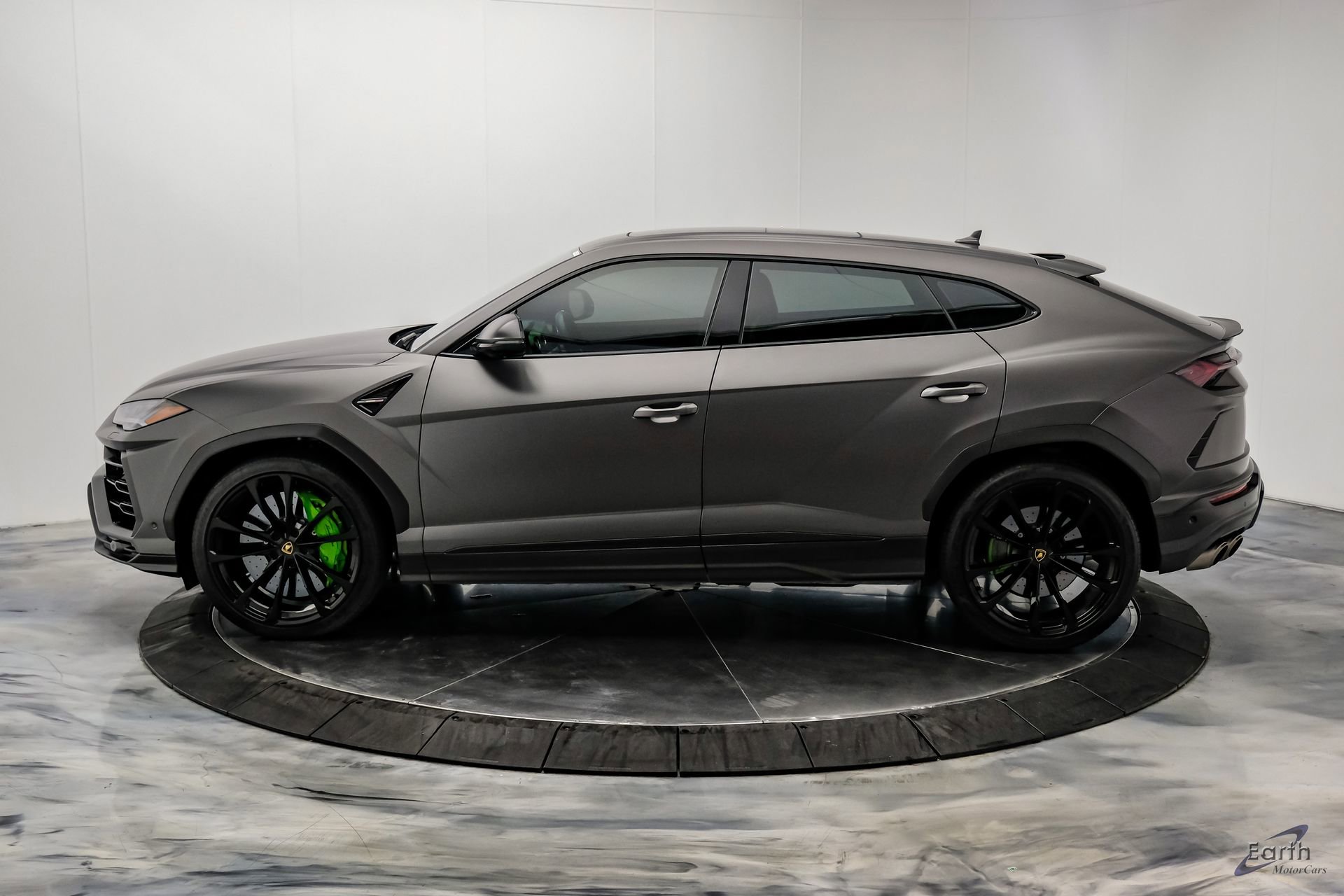 Used 2022 Lamborghini Urus AWD/4WD image 9