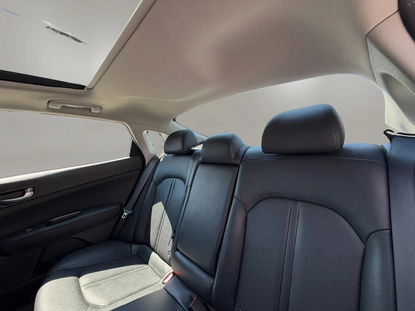 Used 2020 Kia Optima SE FWD image 19