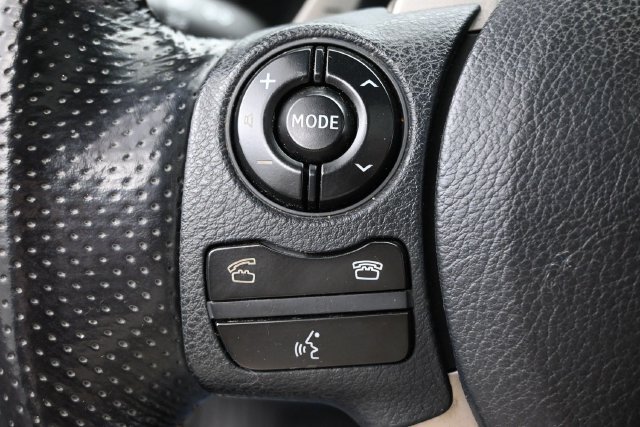 Used 2016 Lexus IS 200t w/ F Sport Package RWD image 18