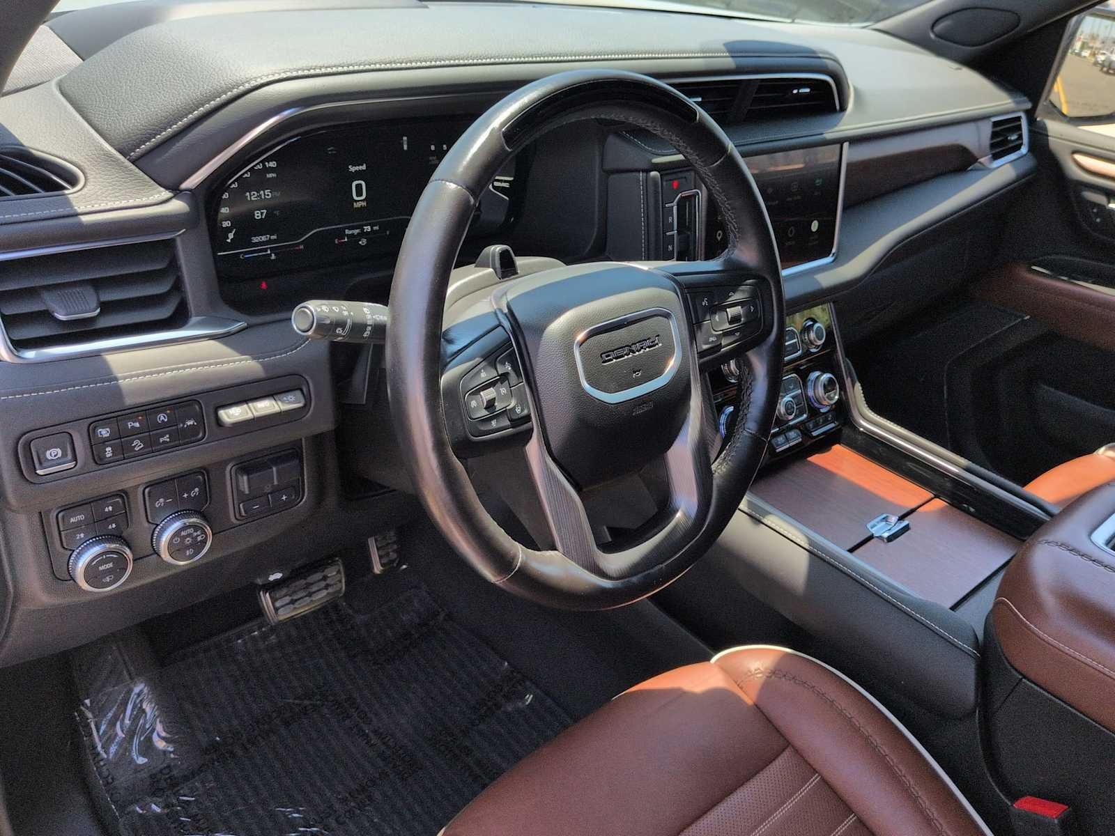 Used 2024 GMC Yukon Denali Ultimate AWD/4WD image 12