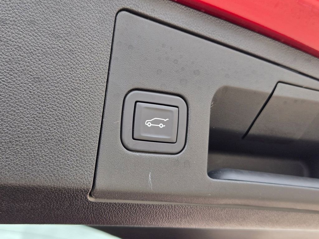 Certified 2024 Cadillac XT4 Premium Luxury image 32