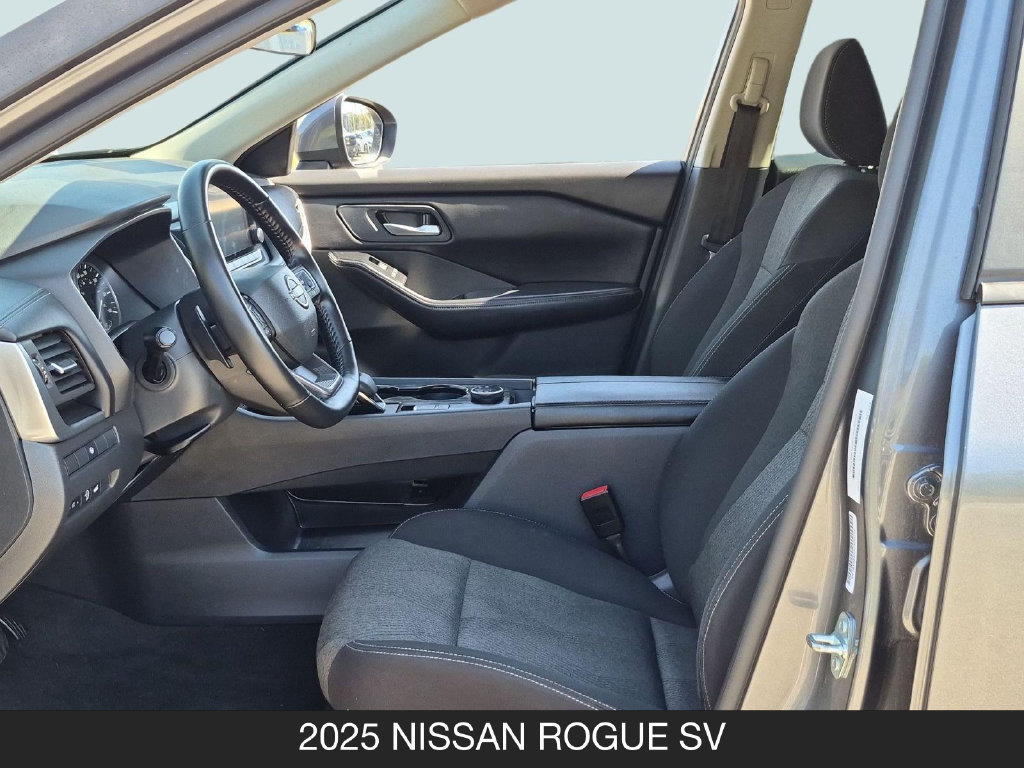 Used 2025 Nissan Rogue SV AWD/4WD image 14