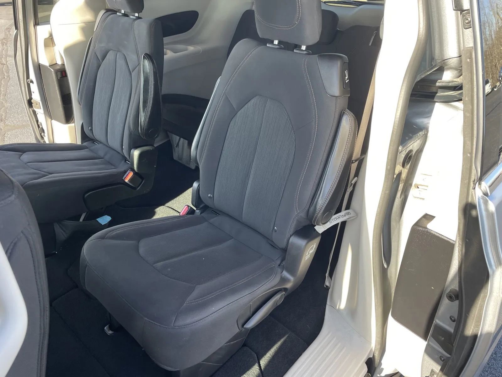 Used 2019 Chrysler Pacifica LX image 35