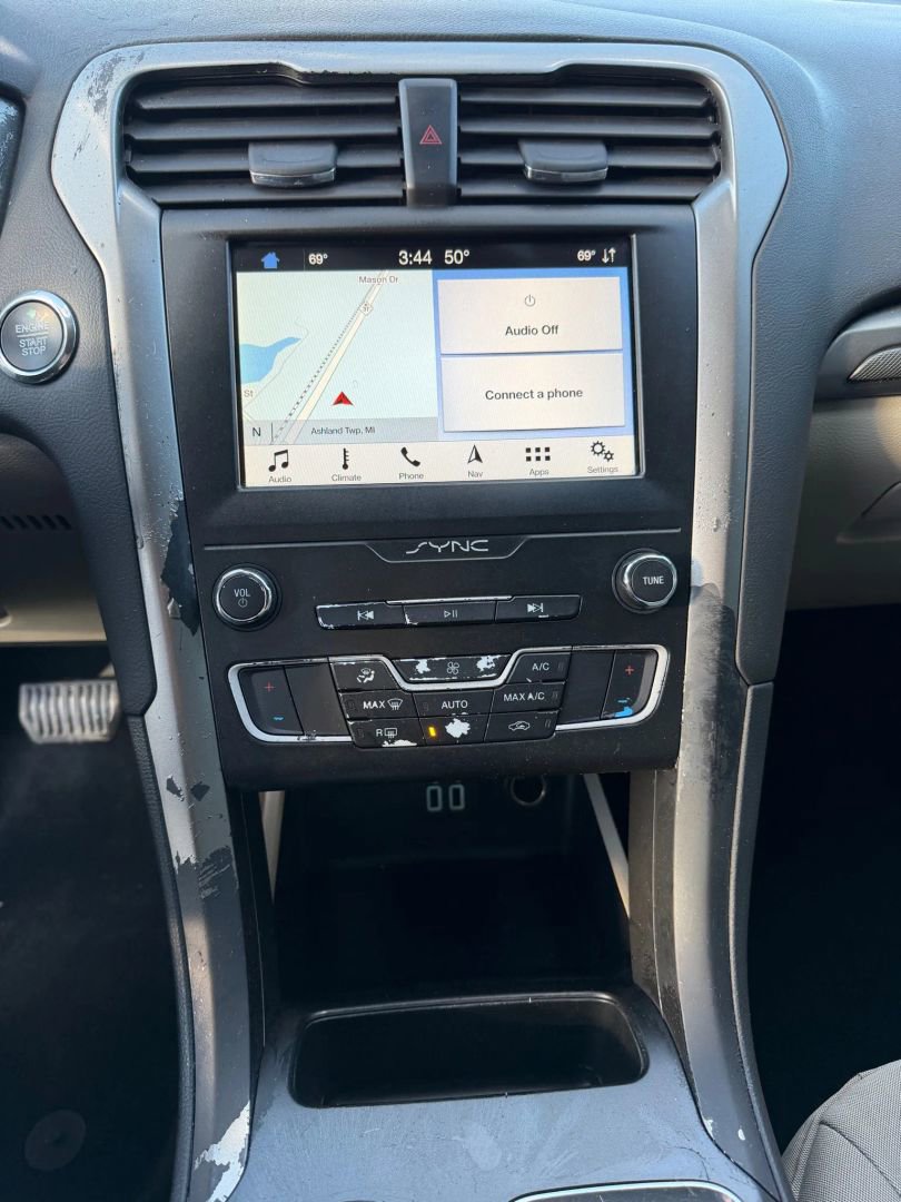 Used 2019 Ford Fusion SE image 20