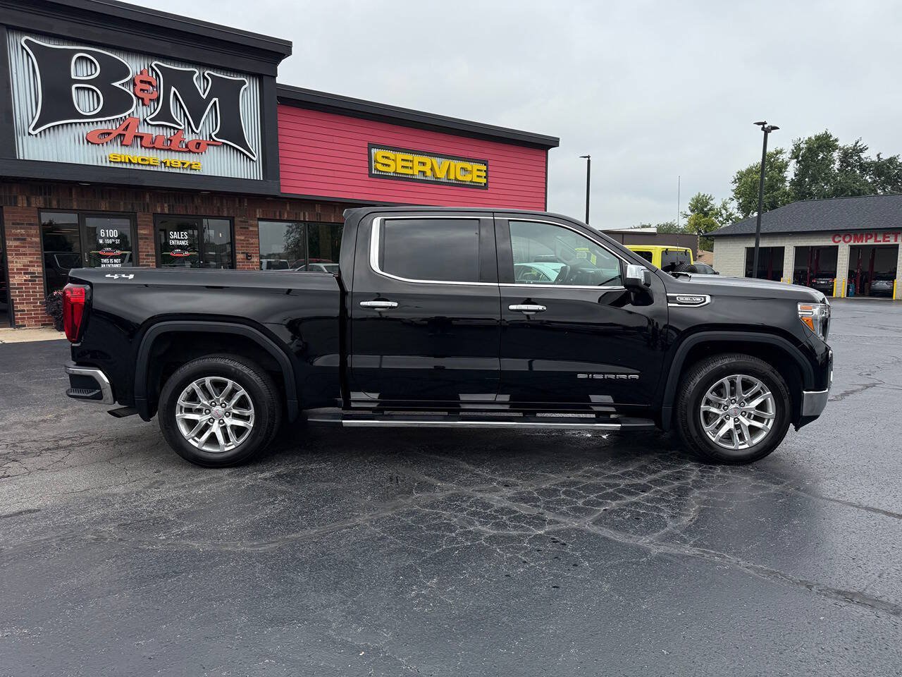 Used 2021 GMC Sierra 1500 SLT w/ SLT Premium Package AWD/4WD image 9