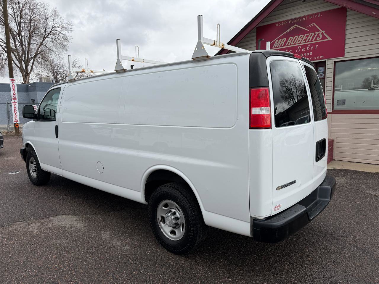 Used 2020 Chevrolet Express 2500 Extended w/ Driver Convenience Package image 7