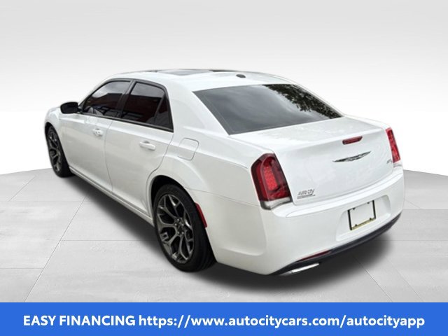 Used 2015 Chrysler 300 S RWD image 4