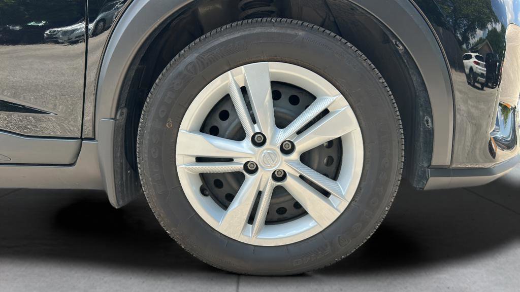 Certified 2025 Nissan Kicks Play S FWD image 32