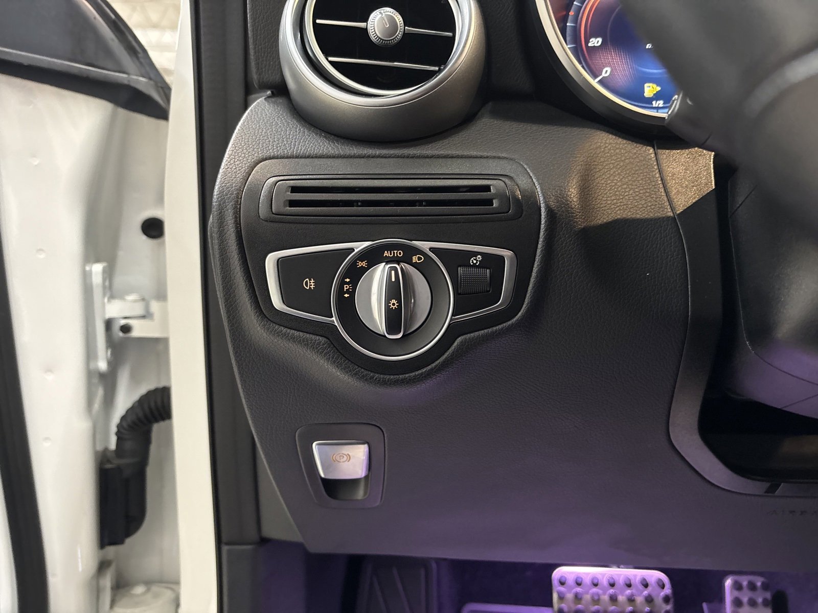 Used 2021 Mercedes-Benz GLC 300 GLC 300 image 16