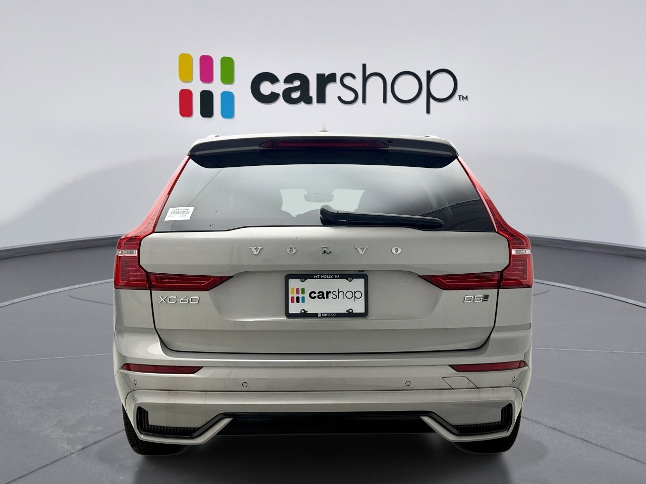 Used 2025 Volvo XC60 B5 Plus image 4