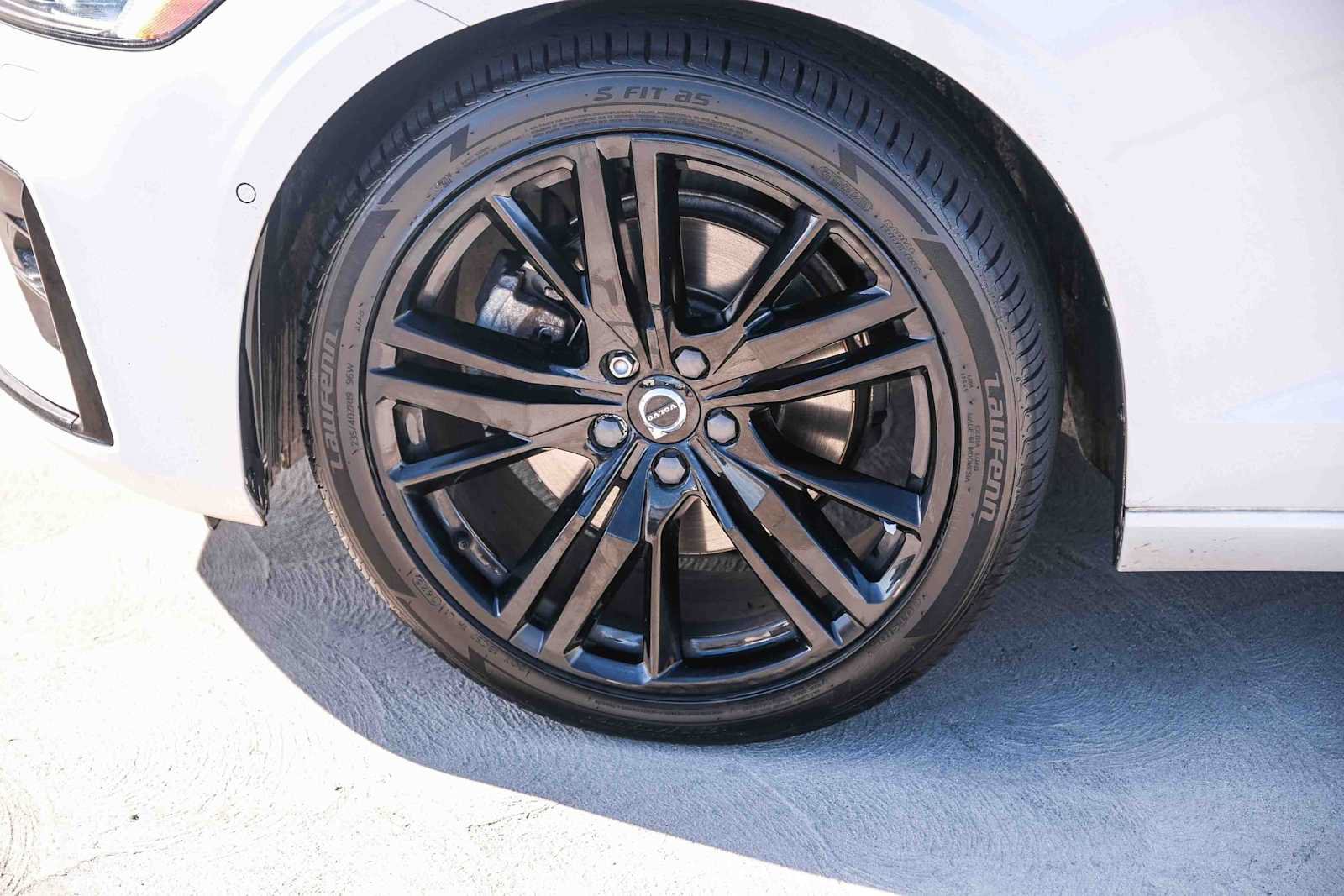 Used 2023 Volvo S60 B5 Plus w/ Climate Package FWD image 10