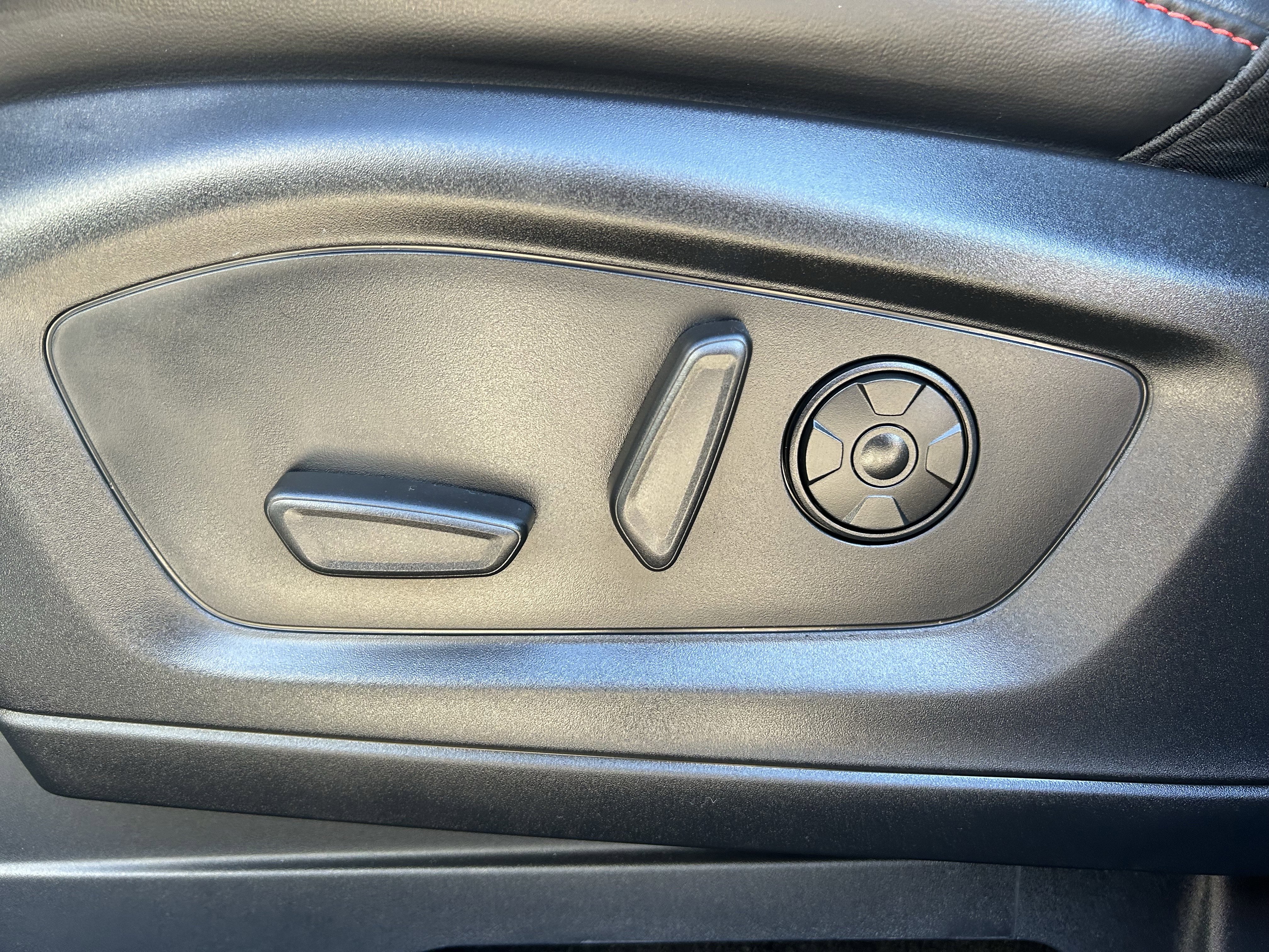 Used 2025 Ford Explorer ST image 21