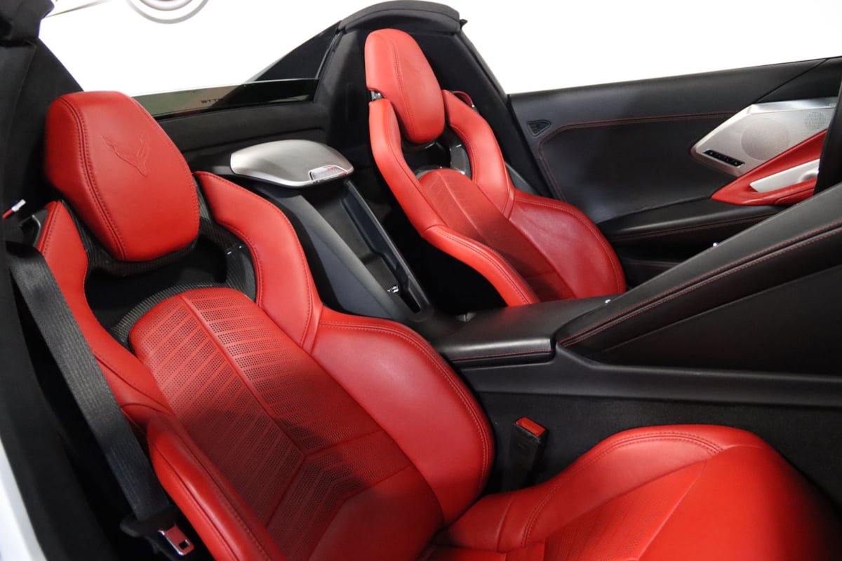 Used 2024 Chevrolet Corvette Stingray Premium Conv w/ Z51 Performance Package RWD image 61