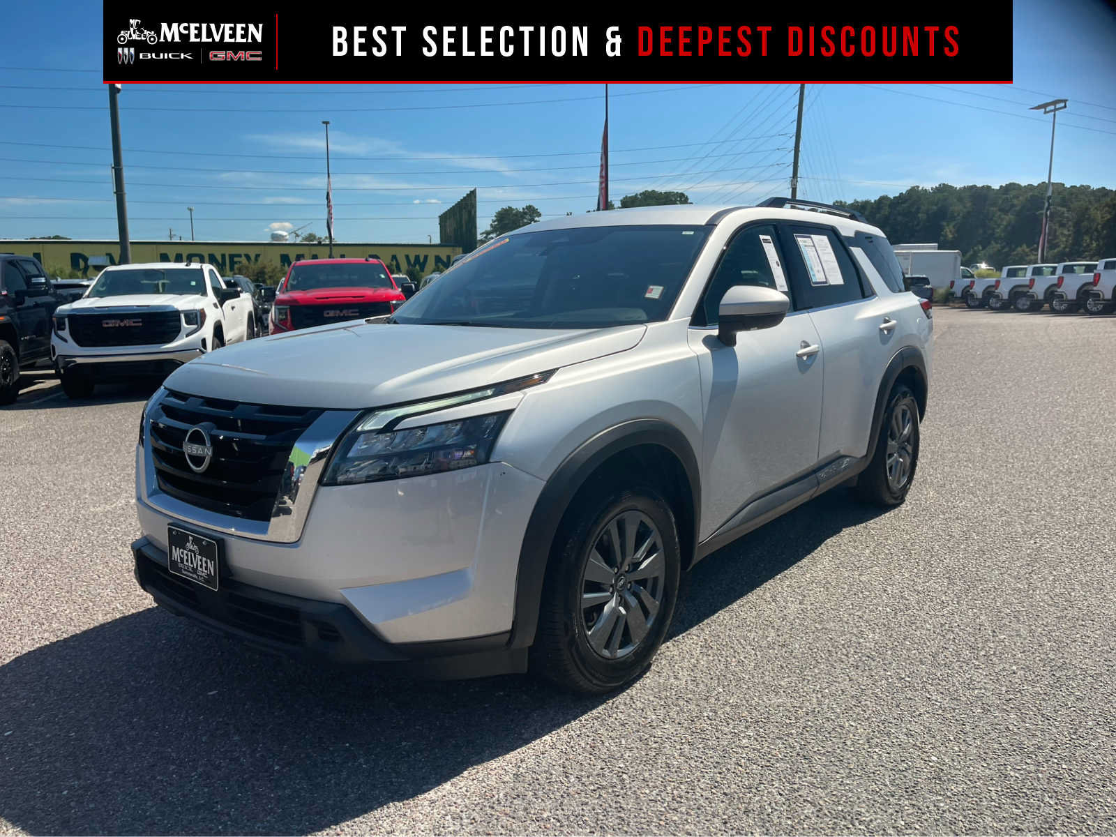 Used 2024 Nissan Pathfinder SV