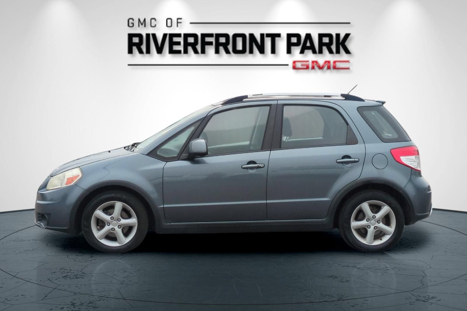 Used 2009 Suzuki SX4 AWD Hatchback w/ Touring Pkg image 6