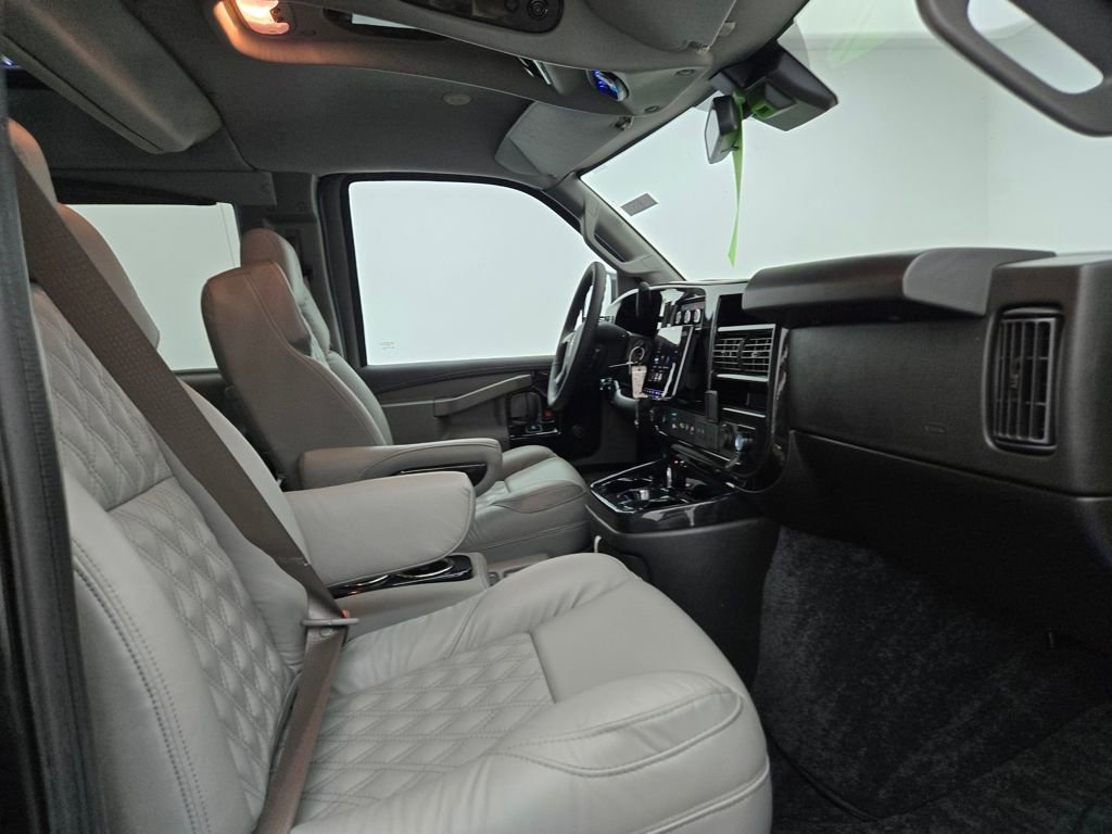 New 2024 GMC Savana 2500 image 40