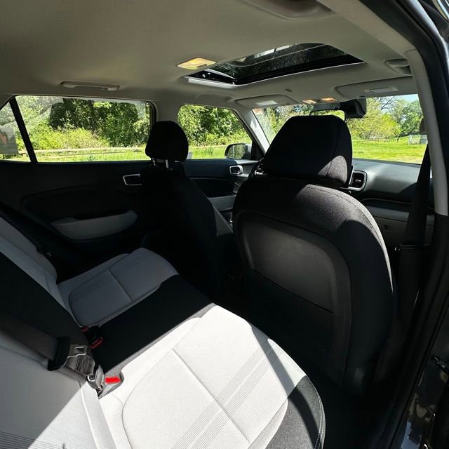 Certified 2025 Hyundai Venue SEL FWD image 19