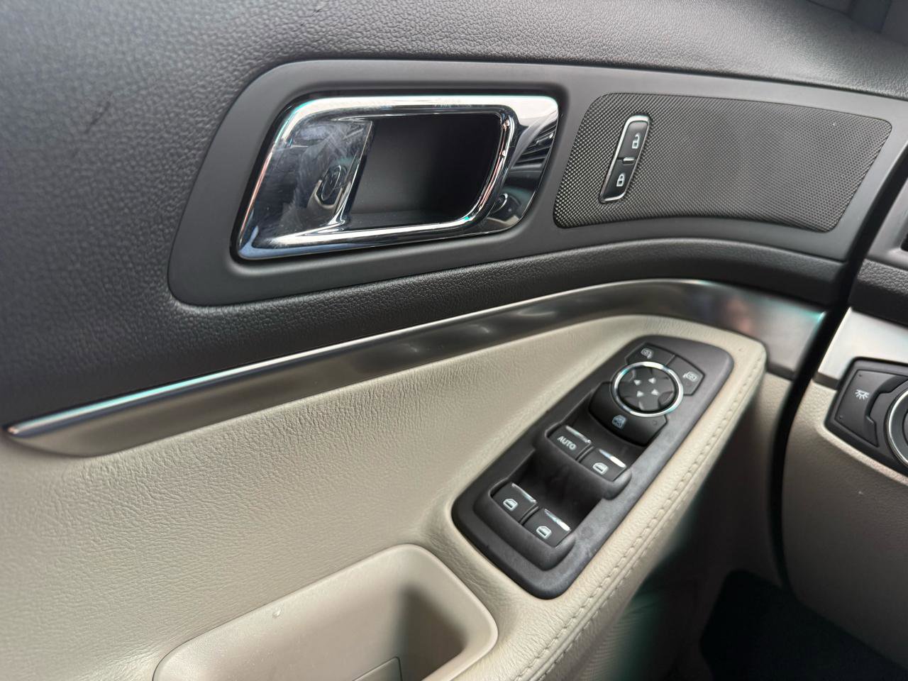 Used 2014 Ford Explorer 4WD image 23