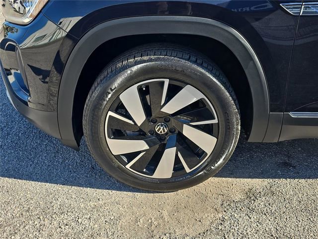 Used 2025 Volkswagen Atlas Cross Sport SEL image 9