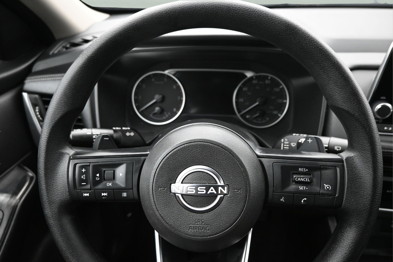 Used 2024 Nissan Rogue S FWD image 18