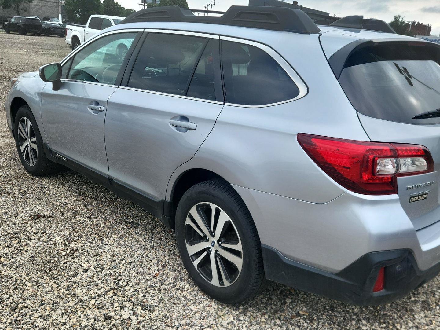 Used 2019 Subaru Outback 2.5i Limited AWD/4WD image 5
