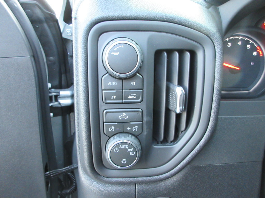 New 2026 Chevrolet Silverado 1500 Custom w/ Turbomax Blackout Package AWD/4WD image 23